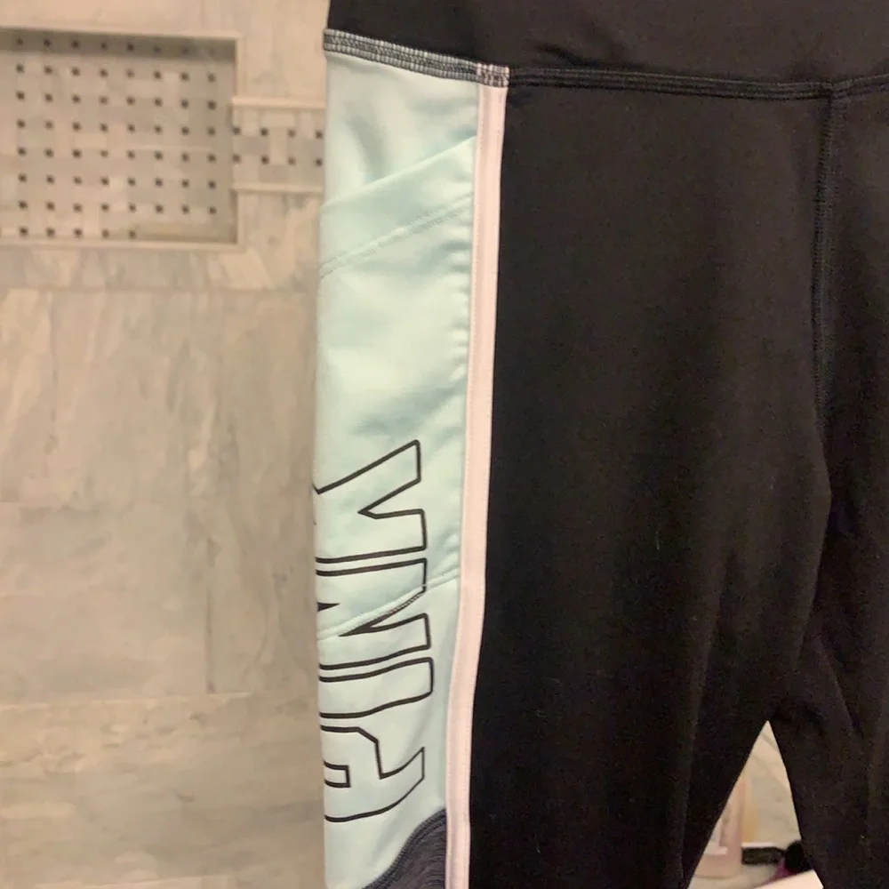 PINK workout pants - Picture 2 of 10